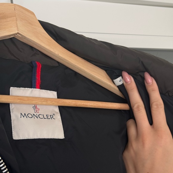 MONCLER Women's Black Puffer Jacket with Fur Trim - Picture 10 of 12